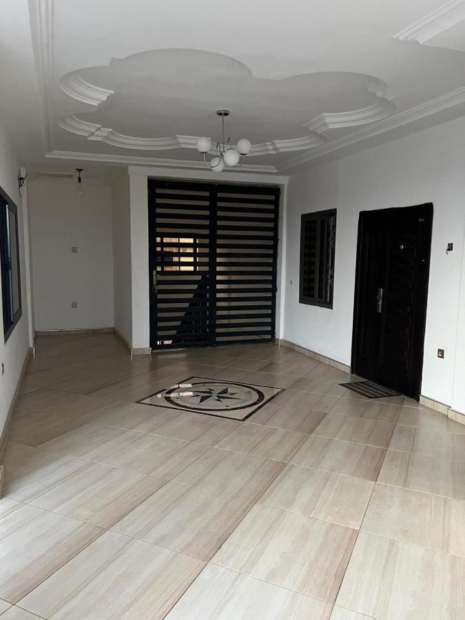 Baffour Apartments Adiebaba Экстерьер фото