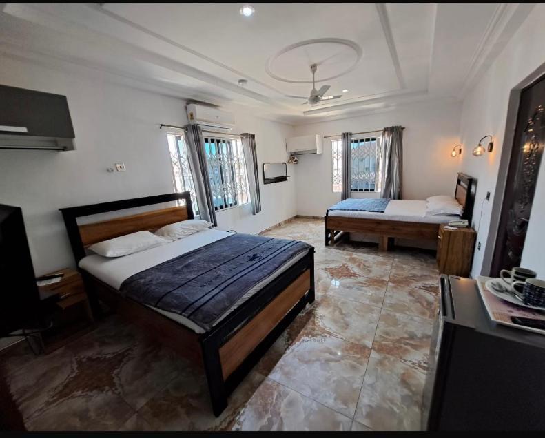 Baffour Apartments Adiebaba Экстерьер фото